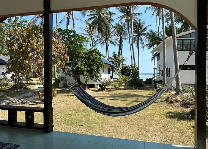 Beach House In Chaloklum