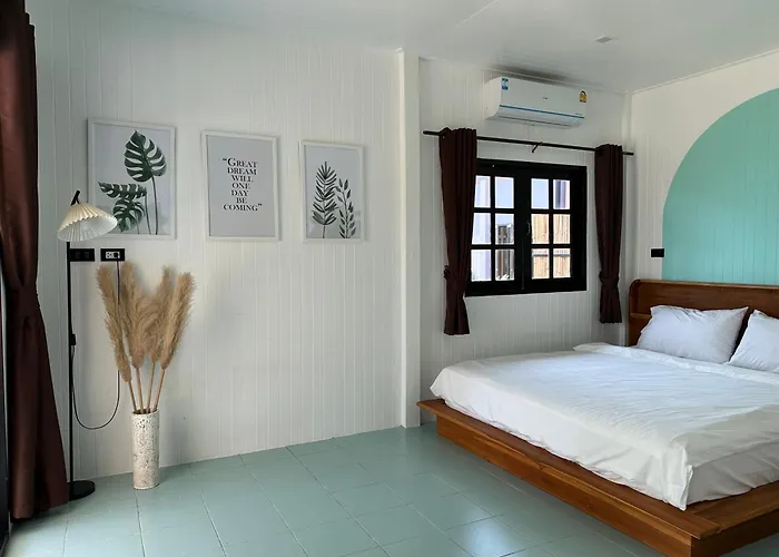 Beach House In Chaloklum