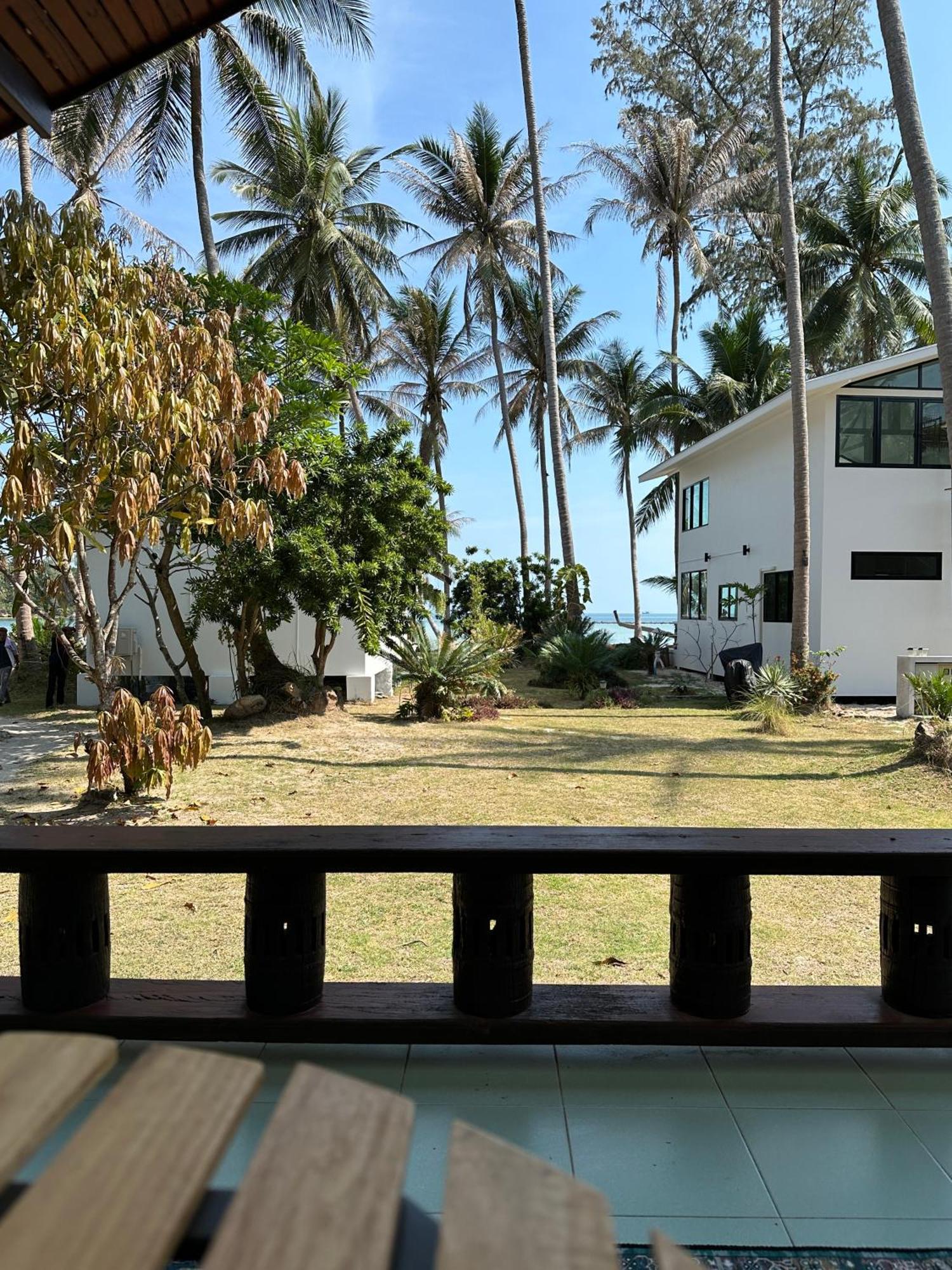 House In Chaloklum Holiday home